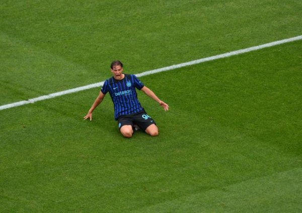 Italian media: In order to keep Pio Esposito, Inter Milan rejects quotes from up to 13 clubs